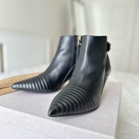 Burberry Quilted Leather Ankle Boots size 38.5 (Europe) - Picture 1 of 6